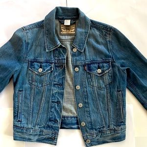 Levi Strauss & Co woman’s denim jacket extra small light blue jean crop distress